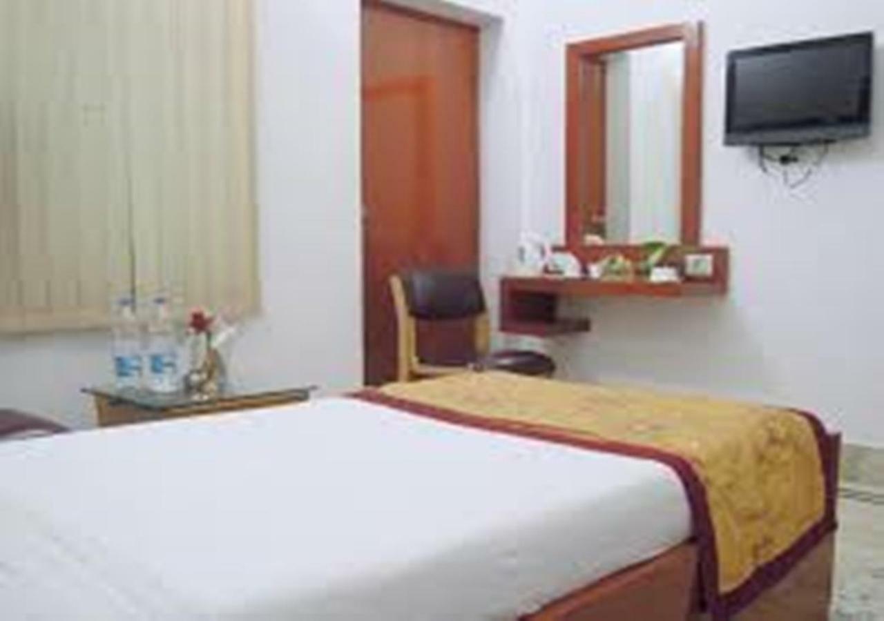 Hotel Tokyo Vihar Bodh Gaya Exteriör bild